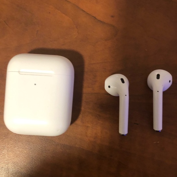 Air pods - Picture 3 of 3